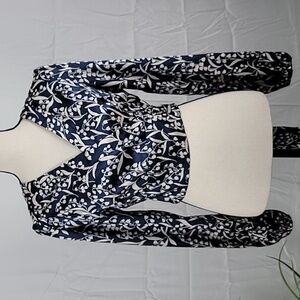 Forever 21 Size L Blue White Floral Satin Wrap Style Long Sleeve Blouse